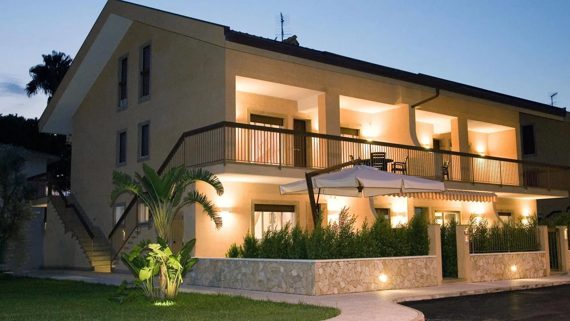 Torre di Faro Residence Dei Margi شقة فندقية Torre di Faro