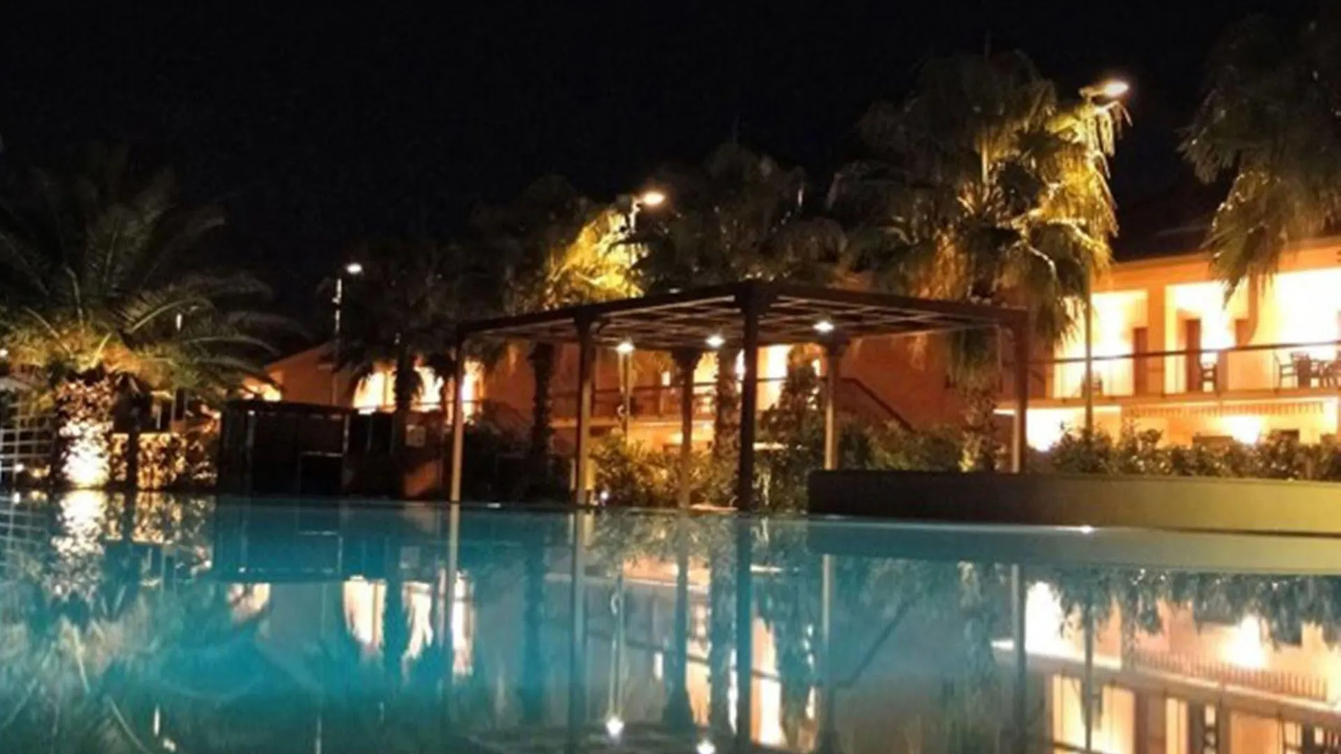 **** شقة فندقية Torre di Faro Residence Dei Margi إيطاليا