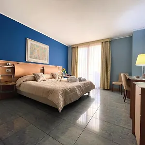 Marina Palace Hotel&congress Hall Hotel