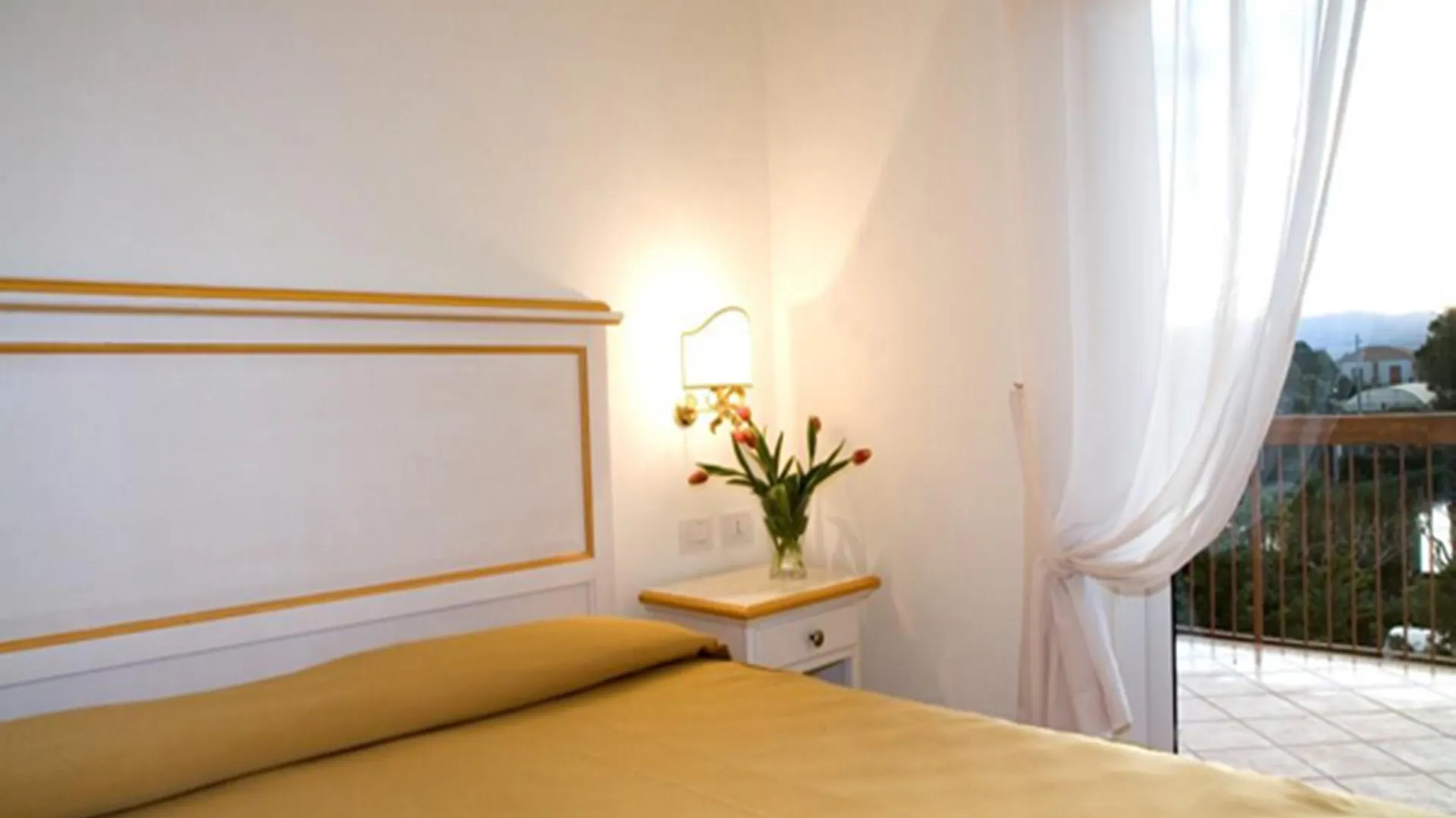Residence Dei Margi Torre di Faro Aparthotel